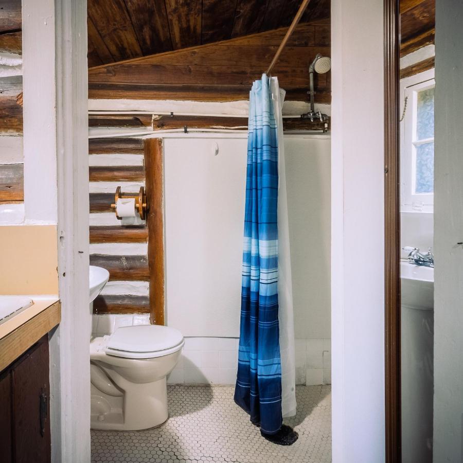 Sleepy Susan Cabin