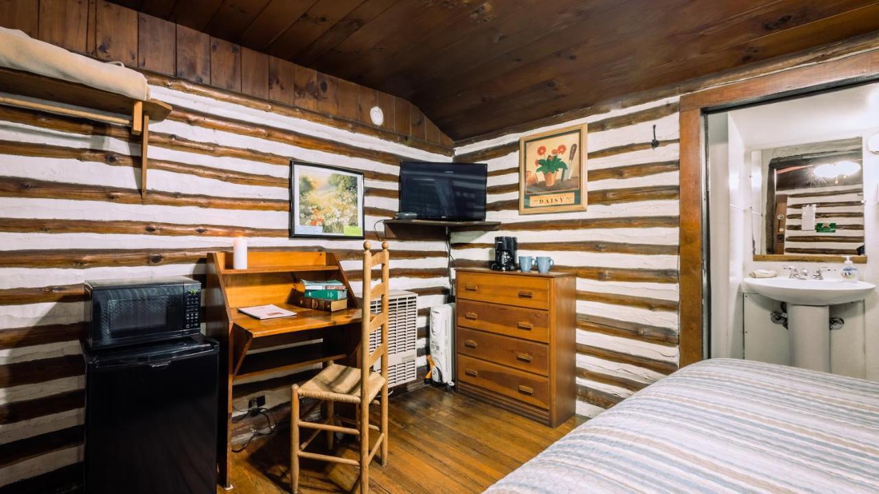 Lazy Dazy Cabin