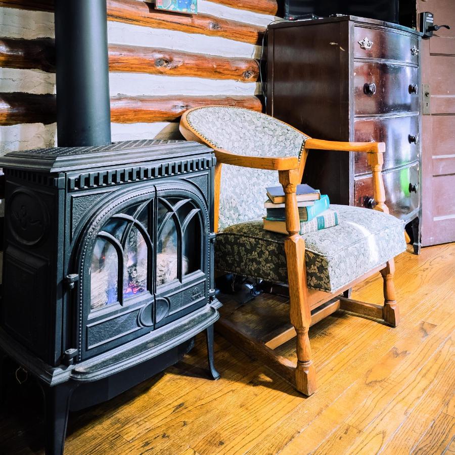 Day's End Cabin **NO PETS ALLOWED**