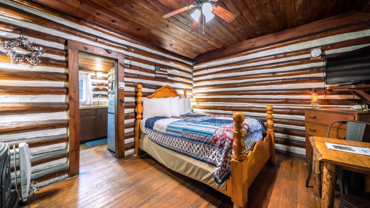 Sleepy Susan Cabin