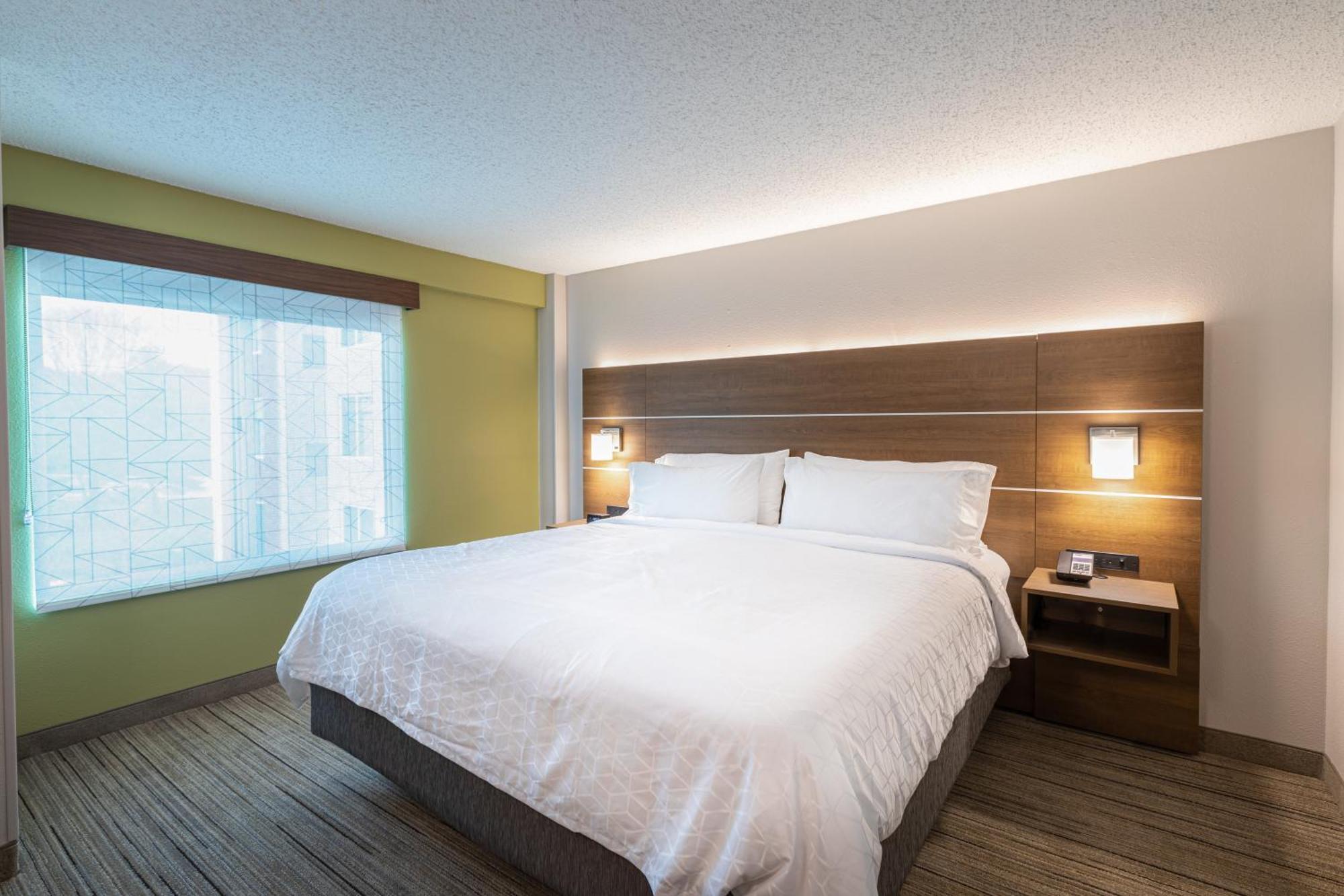 One-Bedroom King Suite