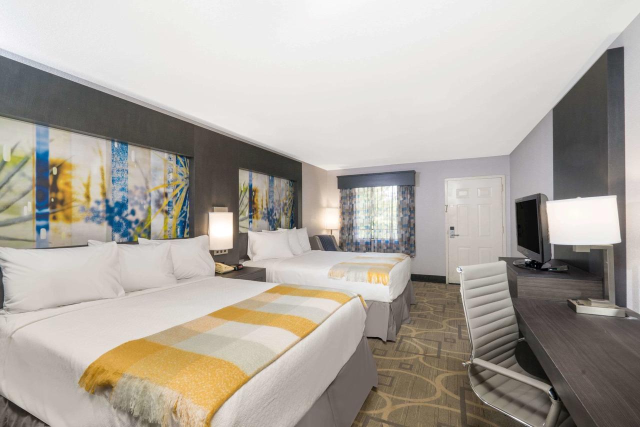 Queen Room with Two Queen Beds - Non-Smoking
