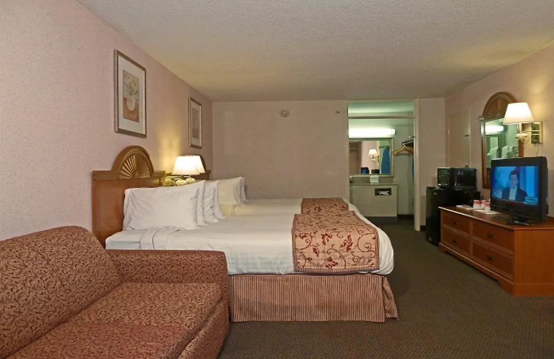 Ramada By Wyndham Asheville / Biltmore West-1
