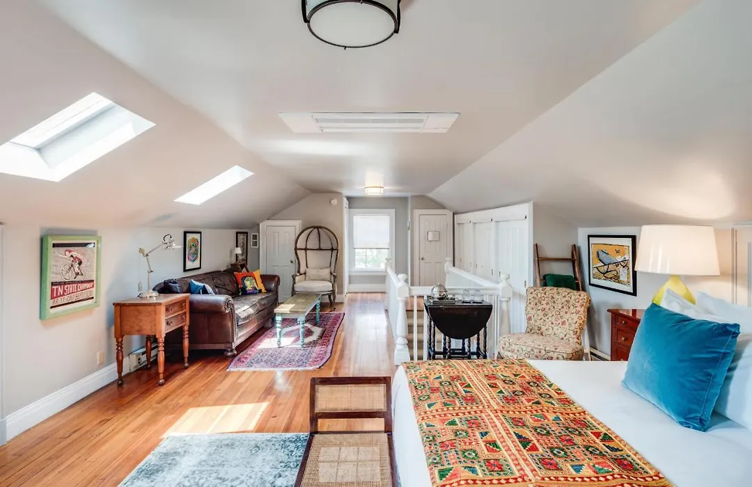 The Applewood Manor-1