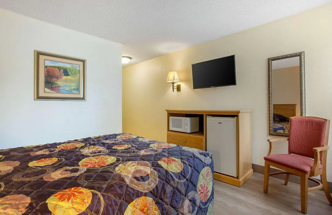 Rodeway Inn Asheville-1