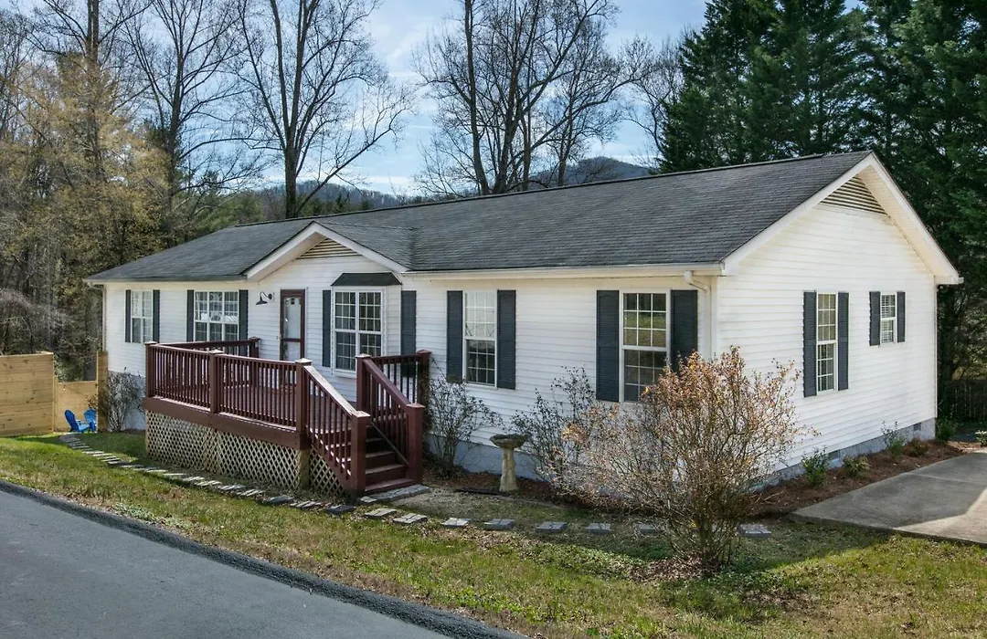 Spacious & Peaceful Retreat 3 Miles To Biltmore-1