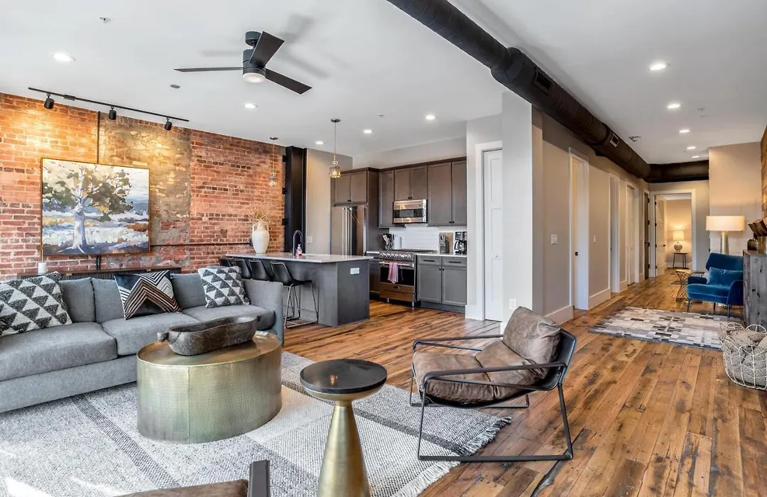 Unbelievable Downtown Condo-1