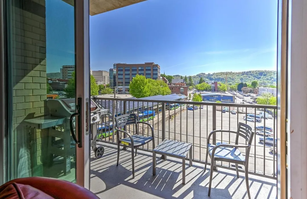 45 Asheland Avenue Unit 406-1