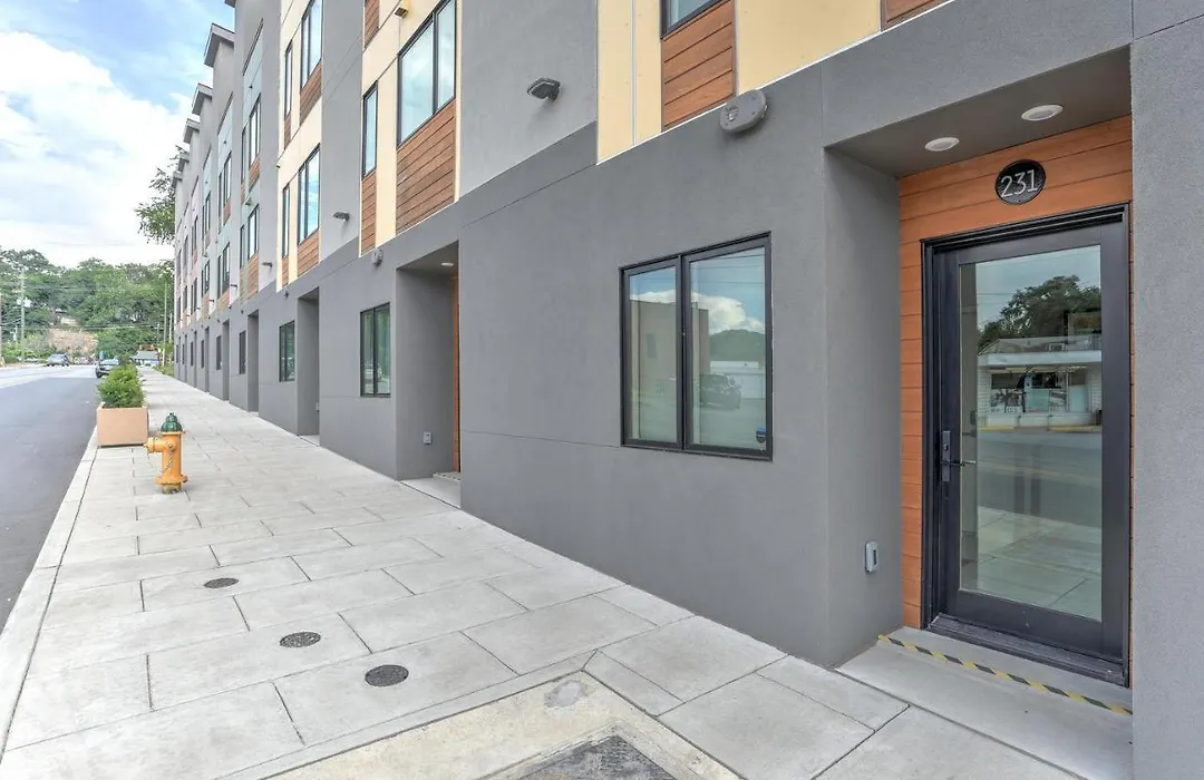 Luxe Townhouse With Garage And Terrace-1
