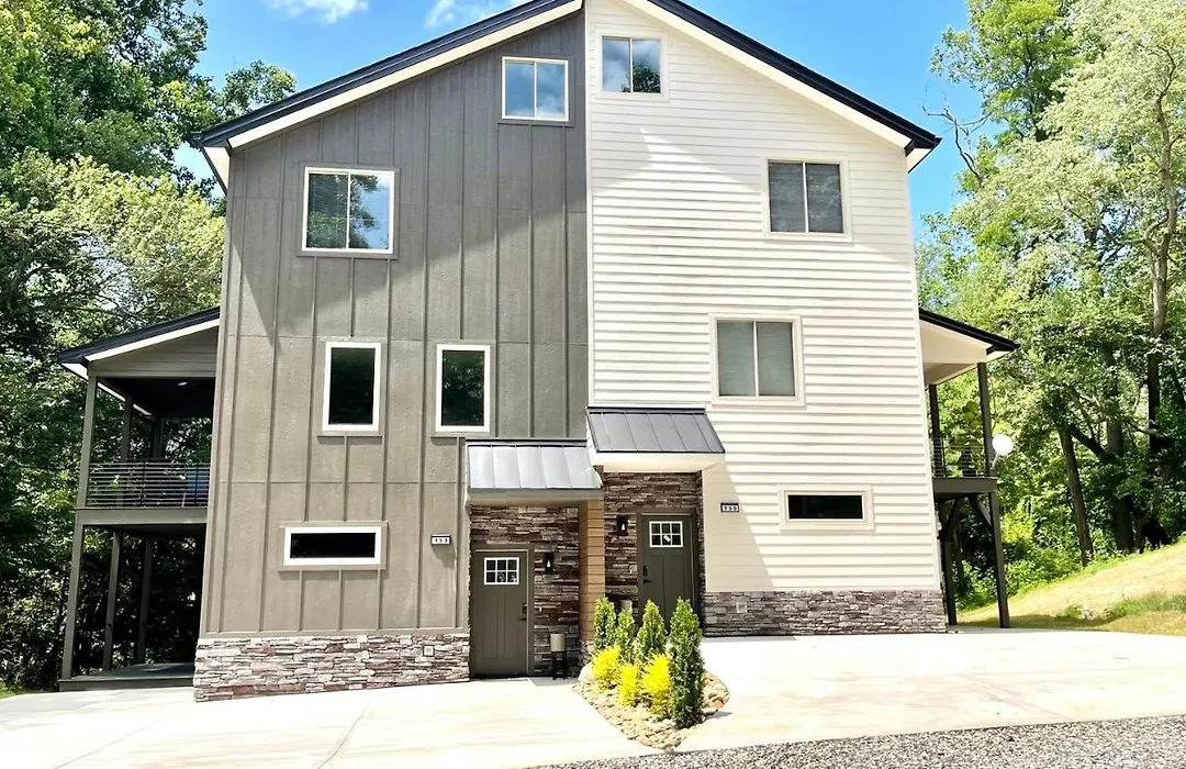 Brand New Built! Pond, Kayaks, Hot Tub,Fire Pit,Grill…-1