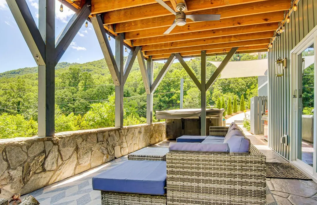 Comfy Asheville Vacation Rental W/ Hot Tub!-1