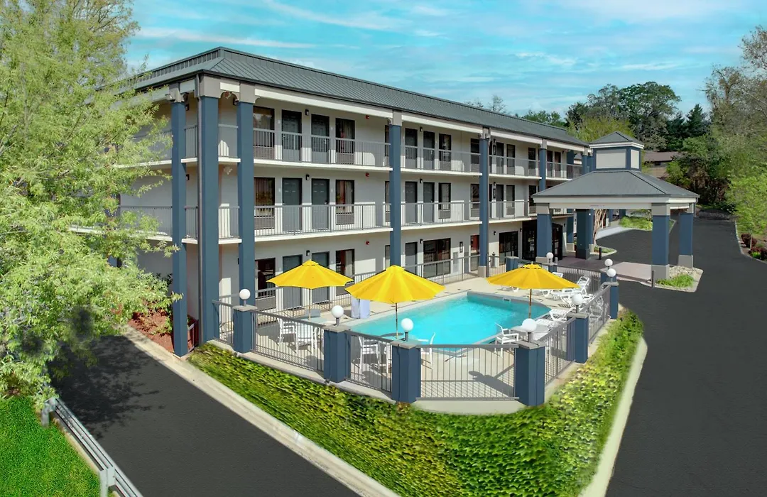 Clarion Pointe Biltmore Village-1