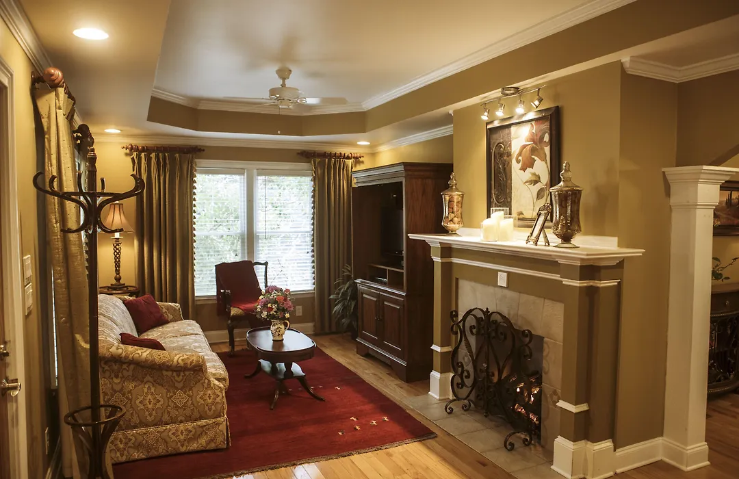 Biltmore Village Inn B&B-1
