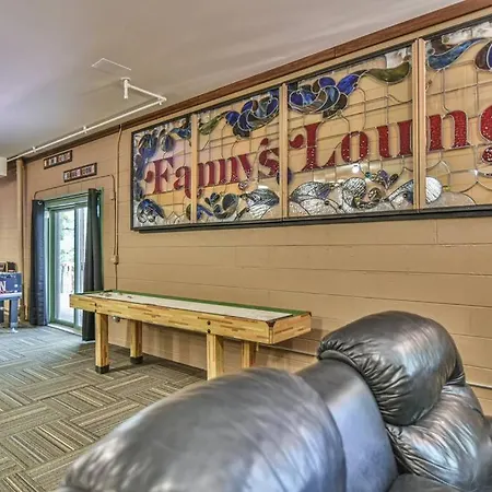 Game Room, Hot Tub, Just 7 Miles To Downtown Asheville!-3
