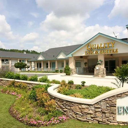 Quality Inn & Suites Biltmore East-3
