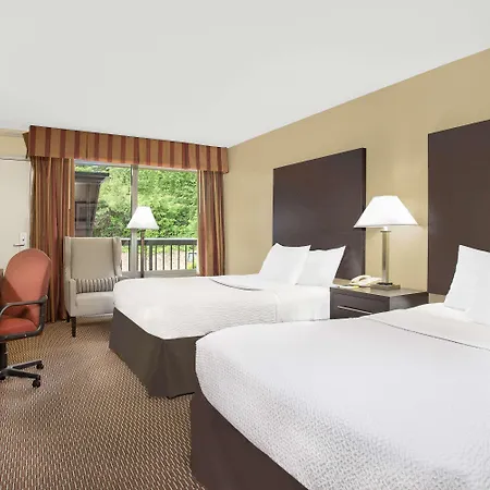 Days Inn By Wyndham Asheville/Mall-2