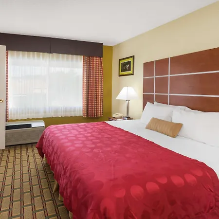 Ramada By Wyndham Asheville Southeast-2