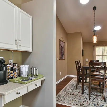 Game Room, Hot Tub, Just 7 Miles To Downtown Asheville!-2