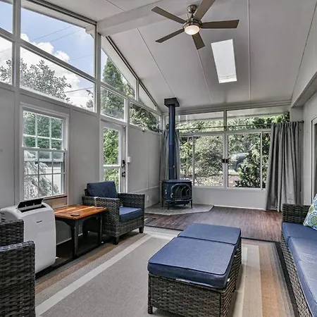 6 Miles To Downtown Asheville. Sleeps 5.-3