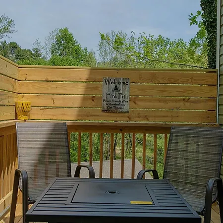 Family Oasis W/ Loft & Firepit: Convenient-3