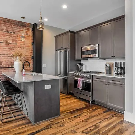 Unbelievable Downtown Condo-2