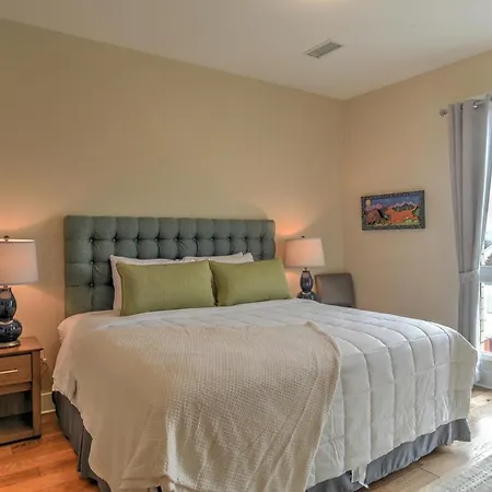 Stylish Downtown Asheville Condo | Balcony - King Bed - Walk To Everything-2