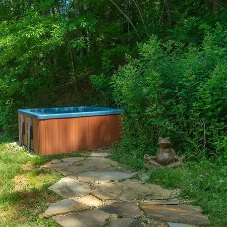 Asheville Mtn. Retreat Cabin With Hot Tub Near Brp-3