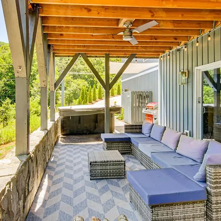 Comfy Asheville Vacation Rental W/ Hot Tub!-3