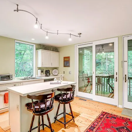 Explore Asheville! Secluded Couple'S Home W/ Deck-2