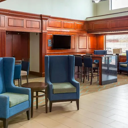 Comfort Suites Outlet Center-2