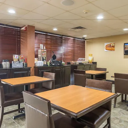 Quality Inn Asheville Downtown Tunnel Rd-3