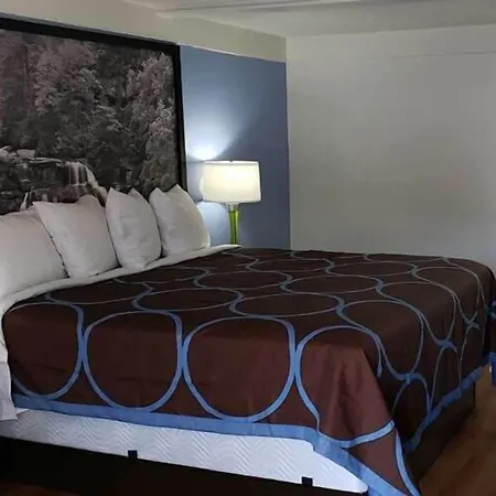 Super 8 By Wyndham Asheville/Biltmore-2