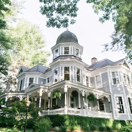Biltmore Village Inn B&B-2