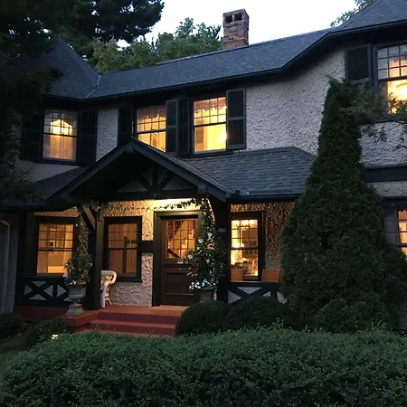 Pinecrest Bed & Breakfast-2