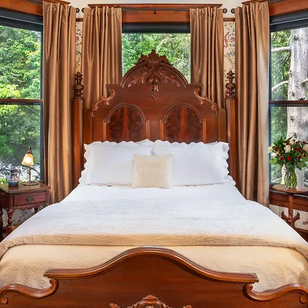 1899 Wright Inn And Carriage House-3