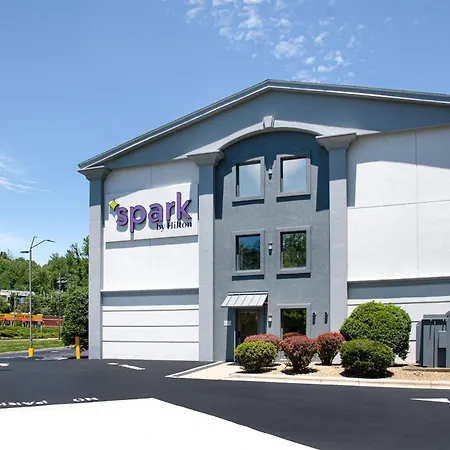 Spark By Hilton Asheville Blue Ridge Parkway-2